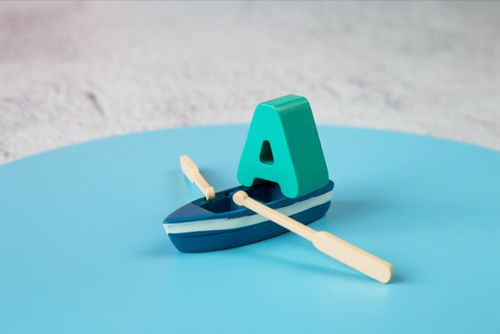 中国股市传媒板块再度翻红，8大龙头深度解析，探寻投资机遇